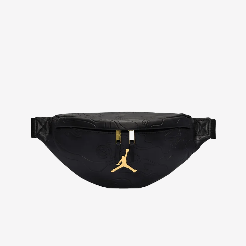 کیف رودوشی Jordan Borough مشکی با لوگوی سفید Jumpman – نمای روبه‌رو