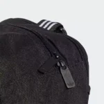 تصویر زیپ‌های مقاوم کیف ورزشی آدیداس Duffle Bag